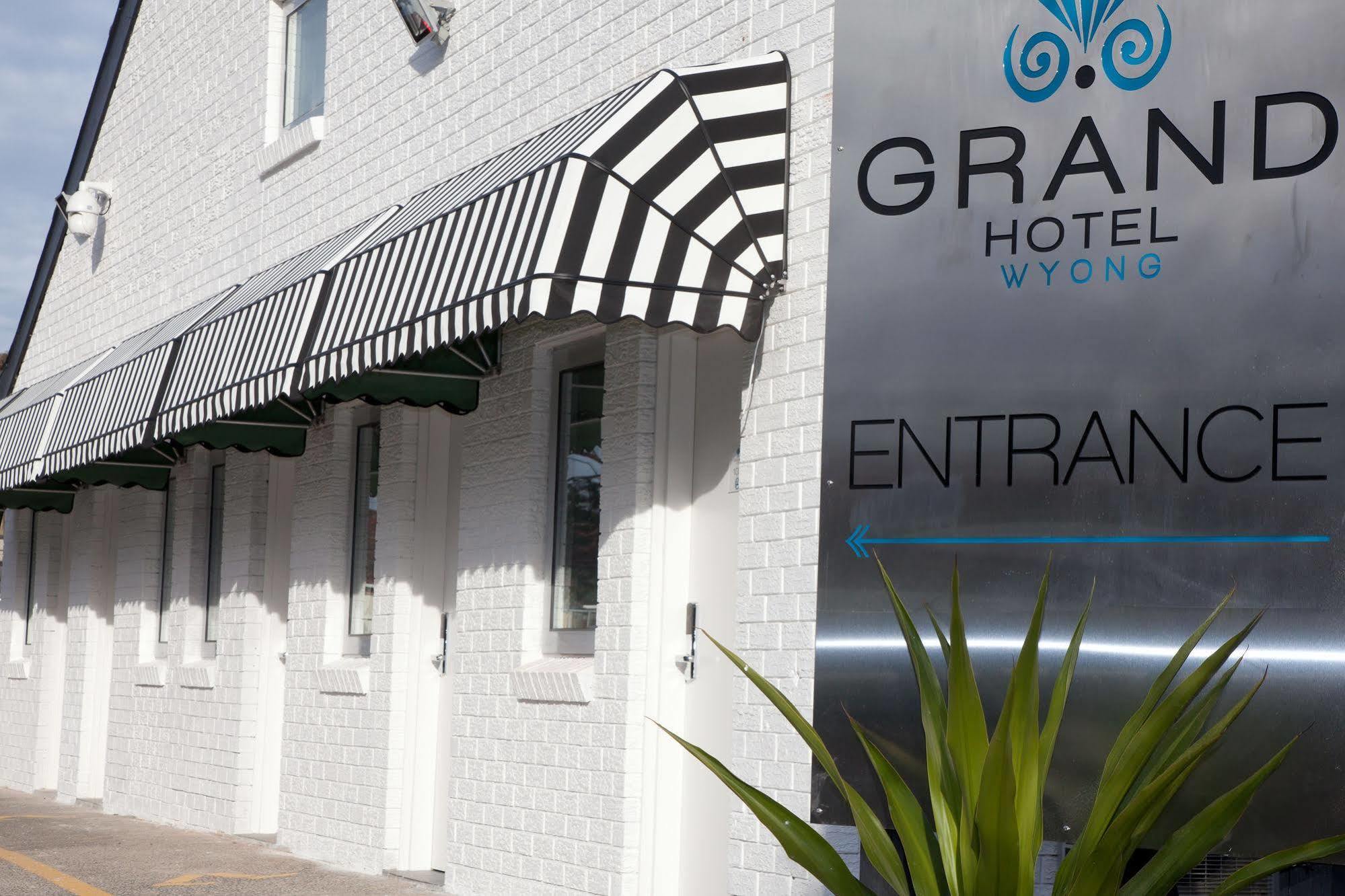 Grand Hotel And Studios Wyong Exterior photo
